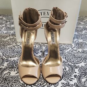 Steve Madden Women's Tan Peep-Toe Heels